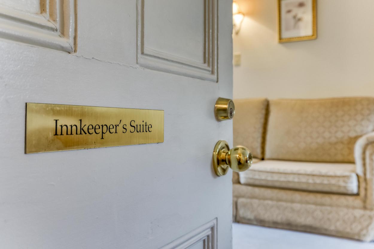 Inn Keeper Suite at Hochelaga Inn